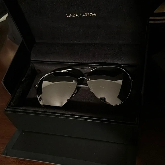 Linda Farrow Silver Modern Sunglasses - Picture 8 of 10